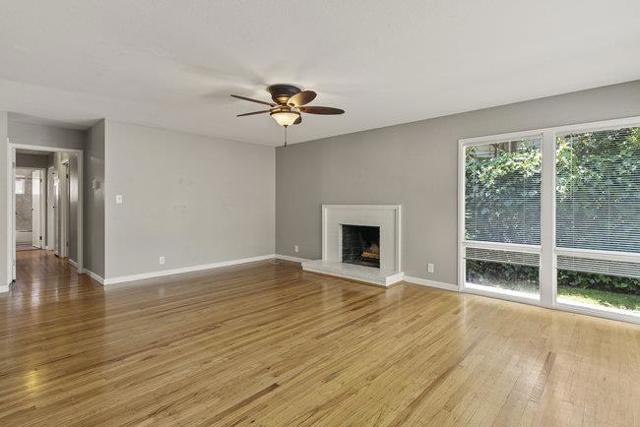 1638 Tyler Park Way, Mountain View CA: https://media.crmls.org/mediaz/6f57a09d-bae0-4f95-8efd-5b2d2a015272.jpg
