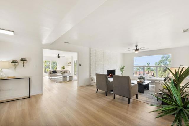 9484 86 La Cuesta Dr, La Mesa CA: https://media.crmls.org/mediaz/6f57aa16-267a-41f0-ac0c-a1aa81c1c2f9.jpg