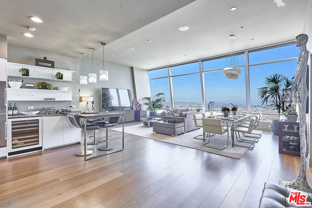 900 W Olympic Boulevard 50B, Los Angeles, CA 90015