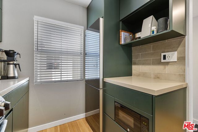 716 Maltman Avenue, Los Angeles CA: https://media.crmls.org/mediaz/6f58a0d7-2148-4c79-81f2-5dd72071fe53.jpg