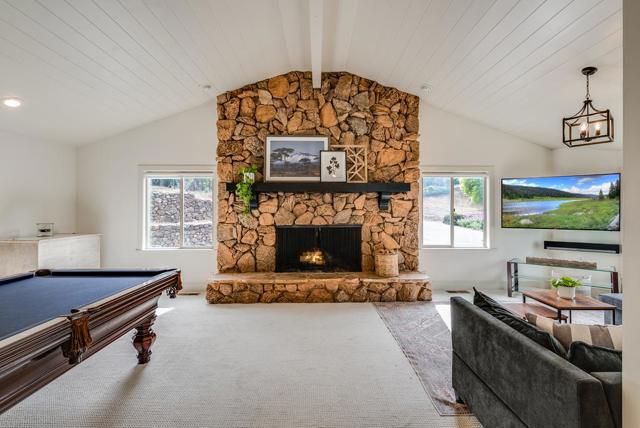 1501 Hidden Valley Road, Soquel CA: https://media.crmls.org/mediaz/6f593446-b8c7-4b77-9490-4d879cb38c75.jpg