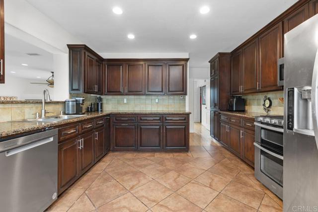 Detail Gallery Image 8 of 46 For 2725 Morning Glory Ln, Carlsbad,  CA 92008 - 3 Beds | 2 Baths