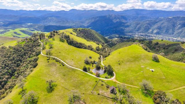 500 El Caminito Road, Carmel Valley CA: https://media.crmls.org/mediaz/6f5984ba-033b-4a33-8cff-07d90e266c5e.jpg