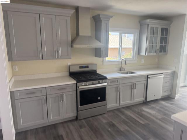 1123 92nd, Oakland CA: https://media.crmls.org/mediaz/6f59b3ee-37eb-450a-a035-764271400615.jpg