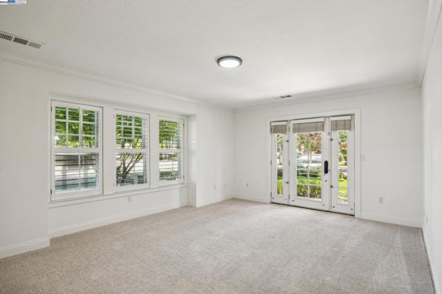 628 Saint Mary St, Pleasanton CA: https://media.crmls.org/mediaz/6f59e8db-fc63-4097-ace6-66773c3d2b08.jpg