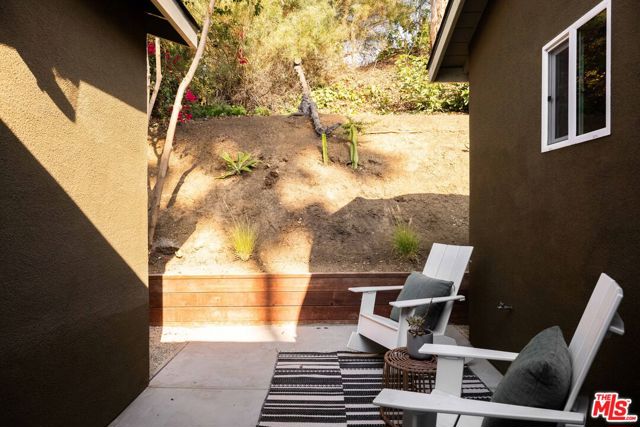 1336 Armadale Avenue, Los Angeles CA: https://media.crmls.org/mediaz/6f59ecd5-7b35-4798-8cbf-4a9b358dc24b.jpg