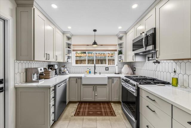 255 Sinex, Pacific Grove CA: https://media.crmls.org/mediaz/6f5a25e2-7167-4161-a810-859bf824a999.jpg