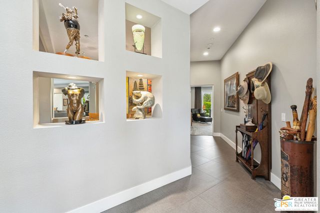 450 E Bogert Trail, Palm Springs CA: https://media.crmls.org/mediaz/6f5a6982-90f3-4264-afd1-b68296aee27b.jpg