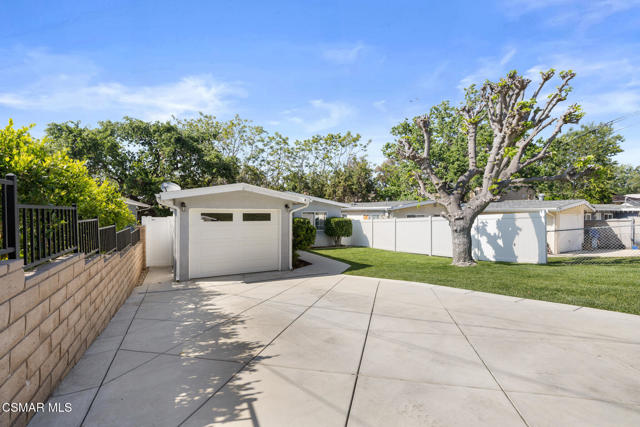 789 Glen Oaks Road, Thousand Oaks CA: https://media.crmls.org/mediaz/6f5ad563-76e0-40f7-83b4-913ef2eea00f.jpg