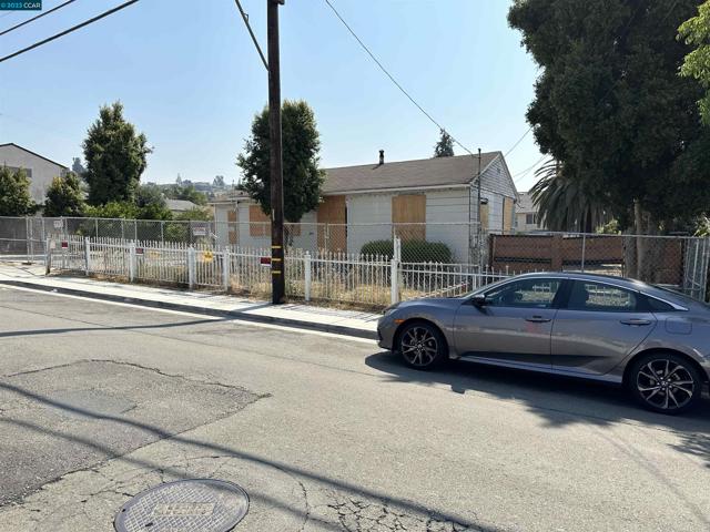 1672 162nd Ave, San Leandro, California 94578, 2 Bedrooms Bedrooms, ,1 BathroomBathrooms,Single Family Residence,For Sale,162nd Ave,41038680