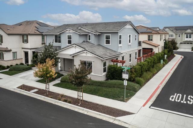 6736 Grasshopper Avenue, Newark CA: https://media.crmls.org/mediaz/6f5b0737-3d9b-412b-82dc-0038ef8c76a2.jpg