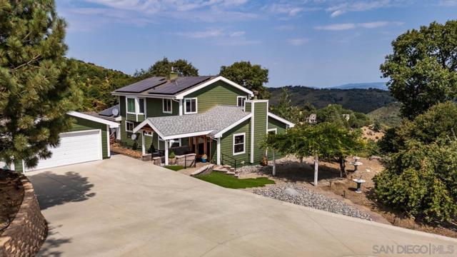 16690 Iron Springs Rd, Julian CA: https://media.crmls.org/mediaz/6f5b212f-37fd-448d-9f39-d0c8715940eb.jpg