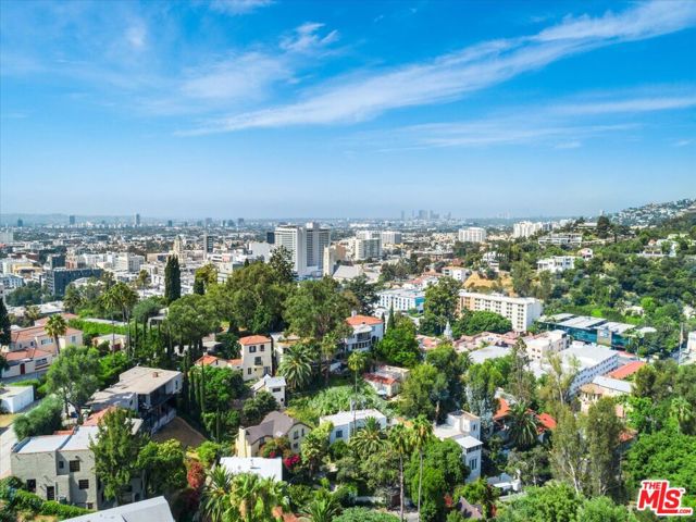 6722 Whitley Terrace, Los Angeles, California 90068, 3 Bedrooms Bedrooms, ,2 BathroomsBathrooms,Single Family Residence,For Sale,Whitley,25495923