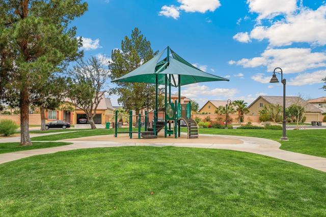Image 32 of 34 For 80533 Ullswater Dr Drive