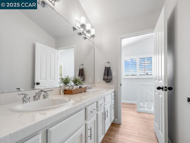 4430 Canyon Way, Martinez CA: https://media.crmls.org/mediaz/6f5c2289-7c6c-4f61-b823-db153b376358.jpg