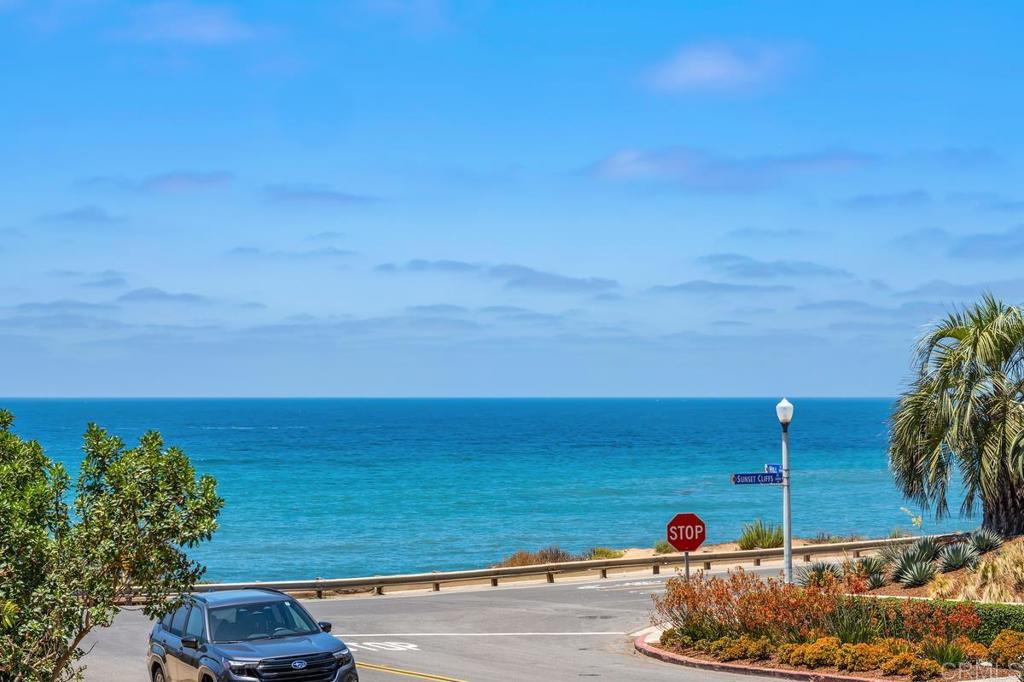 https://media.crmls.org/mediaz/6f5c513f-3661-418e-964e-f7dc8275b93e.jpg?preset=X-Large