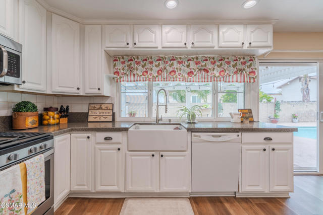 2705 N Broadmoor Avenue, Simi Valley CA: https://media.crmls.org/mediaz/6f5c54d3-83db-48cc-a105-40825be803d5.jpg