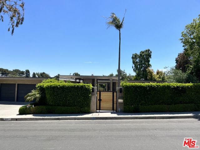 3112 Corda Drive, Los Angeles CA: https://media.crmls.org/mediaz/6f5c7ad8-e49f-41ad-bf40-2c6fc87da3ed.jpg