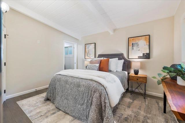 907 Christopher Way, Menlo Park CA: https://media.crmls.org/mediaz/6f5cbdbc-8adf-464d-aad9-6fa3bf6b7ac8.jpg