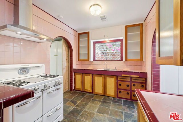 11819 Juniette Street, Culver City CA: https://media.crmls.org/mediaz/6f5cdccc-c7a8-47a3-b723-d21a8cbb04b5.jpg