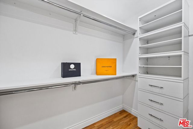 2376 Dewey Street, Santa Monica CA: https://media.crmls.org/mediaz/6f5d04f3-7748-4ed3-9048-2bf64f066e11.jpg