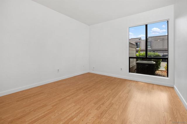 9120 GRAMERCY DR, San Diego CA: https://media.crmls.org/mediaz/6f5d2d46-9633-43c5-a164-f5fd6a524315.jpg