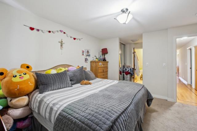 1615 Oakdale Avenue, San Francisco CA: https://media.crmls.org/mediaz/6f5dcfb2-5729-4978-915e-b23380f98e34.jpg