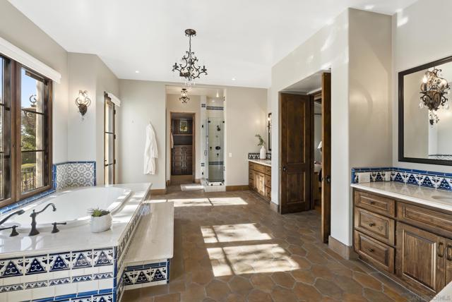 16636 El Zorro Vista, Rancho Santa Fe CA: https://media.crmls.org/mediaz/6f5ddec9-62e7-4e64-9c3d-088c01e111e4.jpg