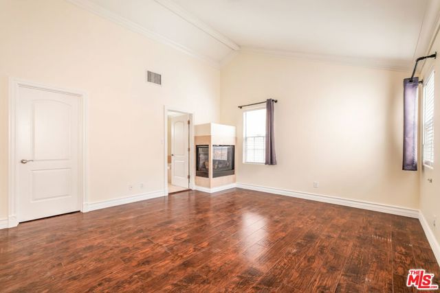 13743 Cordary Avenue, Hawthorne CA: https://media.crmls.org/mediaz/6f5e70a1-d851-4968-bde9-41438af5e19e.jpg