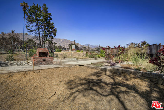 2738 Marengo Avenue, Altadena CA: https://media.crmls.org/mediaz/6f5edf34-214d-4f66-9430-9980aad68d7d.jpg