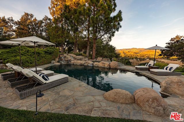 1430 Count Fleet Street, Santa Ynez CA: https://media.crmls.org/mediaz/6f5efc57-89d1-42d4-850f-bc4d32a93b26.jpg