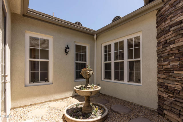 219 Via Rebecca, Thousand Oaks CA: https://media.crmls.org/mediaz/6f5f51d1-c055-4e38-b6e7-1296ad764d94.jpg
