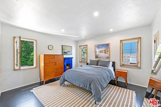 331 S Medio Drive, Los Angeles CA: https://media.crmls.org/mediaz/6f5ffb3a-8625-49fb-8d1d-231d51f1111f.jpg