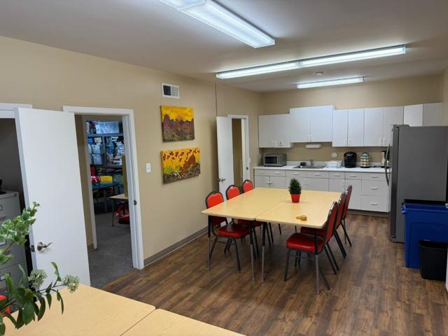 422 Peninsula Avenue, San Mateo CA: https://media.crmls.org/mediaz/6f605ac0-4ed1-4989-b1cf-3ceb2b9ce64b.jpg