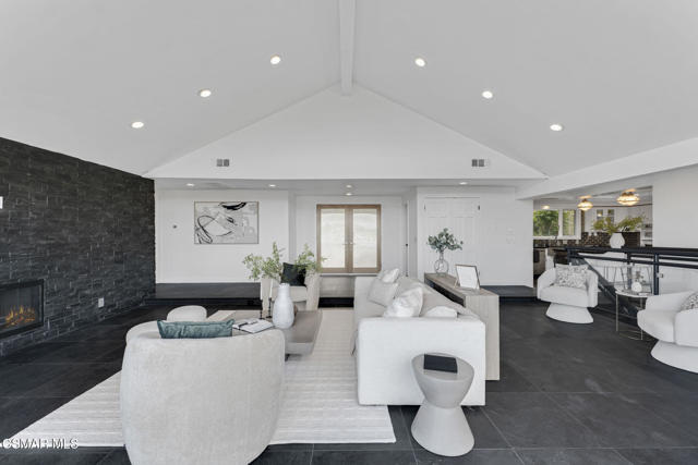 54 Saddlebow Road, Bell Canyon CA: https://media.crmls.org/mediaz/6f6086ea-eefa-4038-9702-3d556a255455.jpg