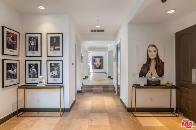 25029 Abercrombie Lane, Calabasas CA: https://media.crmls.org/mediaz/6f61d8d0-a42e-4df4-9248-04765e075f1c.jpg