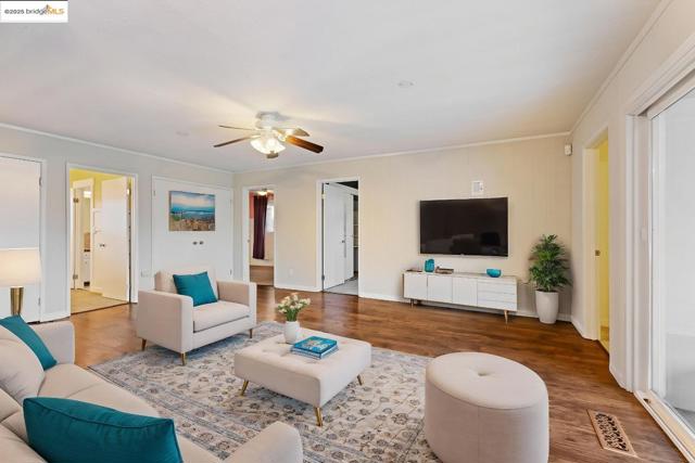 5235 Adelaide WAY, Carmichael CA: https://media.crmls.org/mediaz/6f628eac-cbb2-4df5-9041-a266a34c7f63.jpg