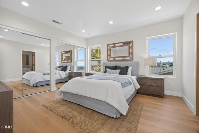 2407 Sunset Drive, Ventura CA: https://media.crmls.org/mediaz/6f6374c1-5d38-4348-92cf-891d8d3fb5d4.jpg