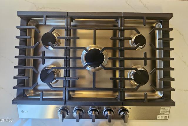 Detail Gallery Image 12 of 27 For 1404 Shady Glen Rd, Glendale,  CA 91208 - 4 Beds | 3 Baths