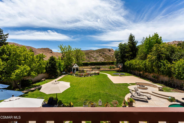 68 E Twisted Oak Drive, Simi Valley CA: https://media.crmls.org/mediaz/6f644295-afd9-46c1-bed1-ab6c5f4148ec.jpg