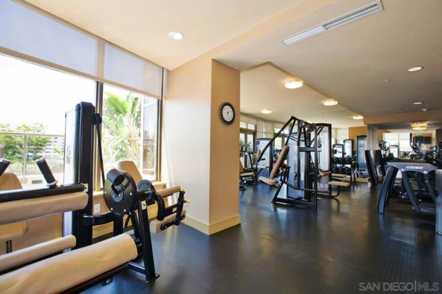 700 W E Street, San Diego CA: https://media.crmls.org/mediaz/6f64567f-2a68-4d0b-9b4a-2be45c4e3d9a.jpg
