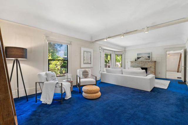 17 Oak Street, Los Altos CA: https://media.crmls.org/mediaz/6f645e6c-fa3a-491c-9a1e-a4de71c76a4d.jpg