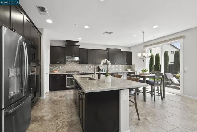 190 Pasilla Ct, Morgan Hill CA: https://media.crmls.org/mediaz/6f65293e-fa84-4271-9c2b-7c181eda3683.jpg