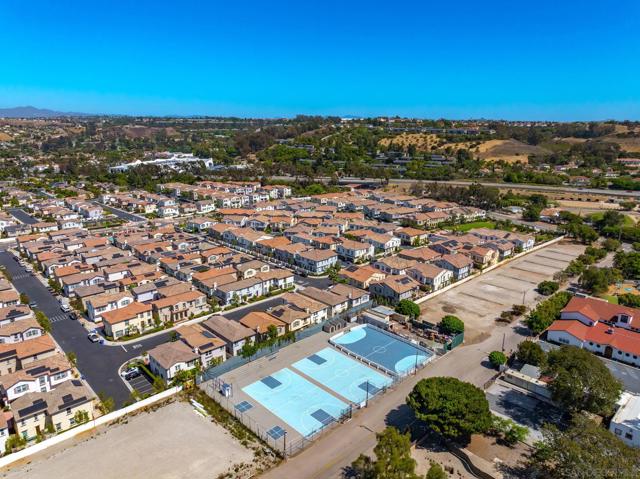4132 Calle Arbol, Oceanside CA: https://media.crmls.org/mediaz/6f657309-b0ca-4fc3-ab50-d8e65c071aa4.jpg