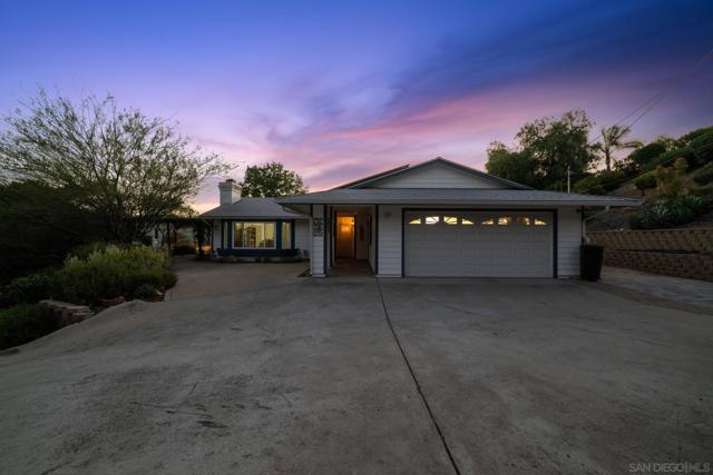 13008 Ha Hana Road, Lakeside CA: https://media.crmls.org/mediaz/6f659e9b-0431-4894-84b3-13f9309f117d.jpg