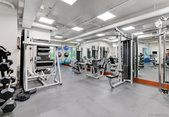 2500 6Th Ave, San Diego CA: https://media.crmls.org/mediaz/6f661aab-10ef-4e66-9500-0b48c0af78e0.jpg