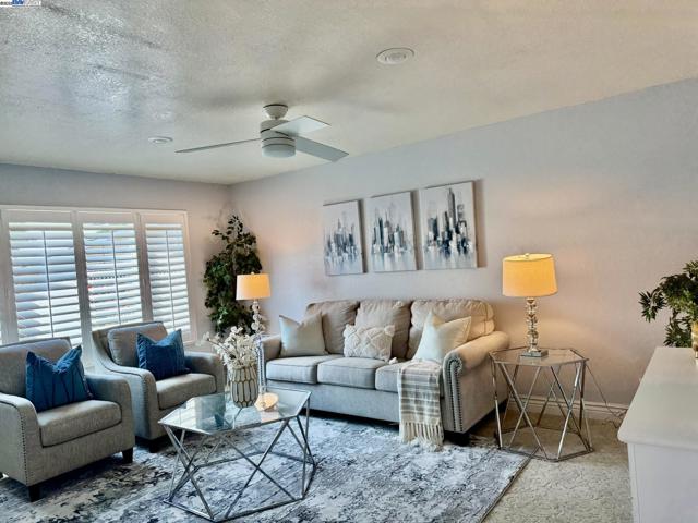 4955 Swindon Pl, Newark CA: https://media.crmls.org/mediaz/6f664ff7-3b83-4c25-9053-e9474cef1958.jpg
