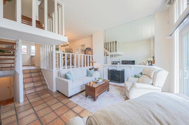 39 La Playa Street, Monterey CA: https://media.crmls.org/mediaz/6f66c13e-d444-4ab6-83be-a1b652e0c057.jpg