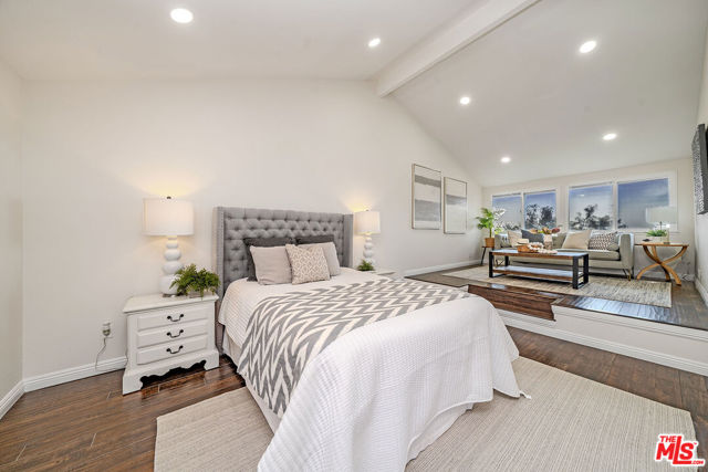 2366 Applewood Circle, Fullerton CA: https://media.crmls.org/mediaz/6f66ee20-1cfe-4794-beeb-db3761743449.jpg