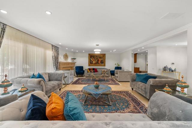 9351 La Jolla Farms Rd, San Diego CA: https://media.crmls.org/mediaz/6f6752c6-22f9-4b2d-a6f7-d1371b51126e.jpg